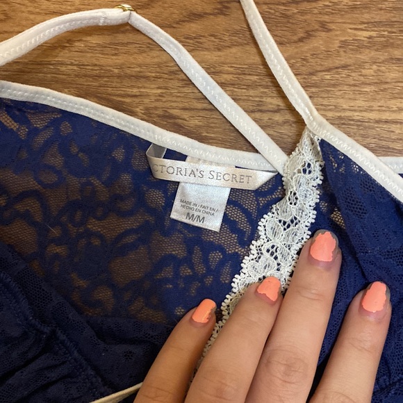 Victoria’s Secret lacy night dress size medium - Picture 3 of 3